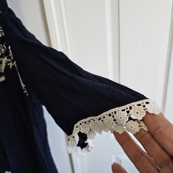 Tops - Picture 3 of 4